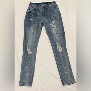 Super cute stretchy painter look skinny jeans